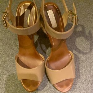 Jessica Simpkins Platform Nude Heels